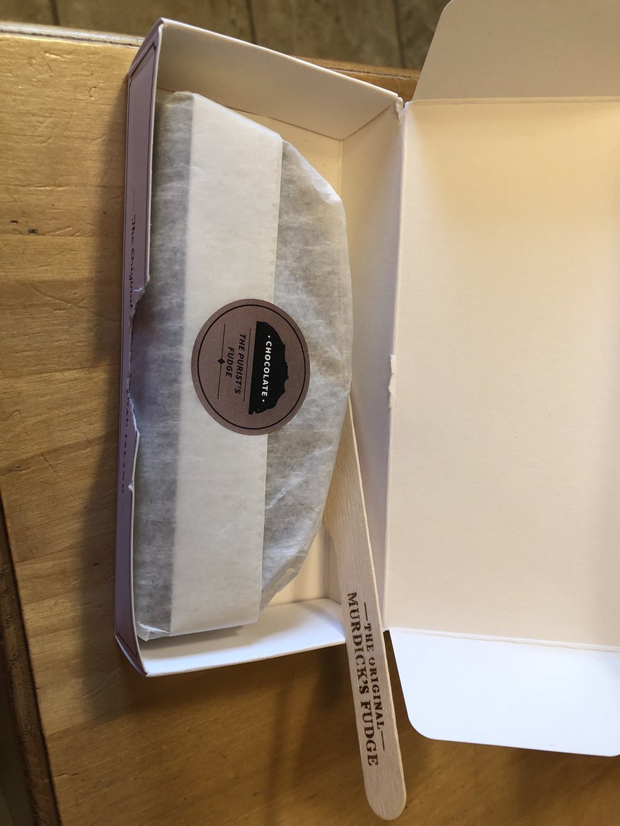 tmconway_1's tweet photo. Early Valentines gift from hubby. Yummm. I haven't had Mackinac Island, MI fudge since was a teen. ❤️🥰
#ValentinesDay #fudge #murdicksfudge https://t.co/o7izlDJrGV