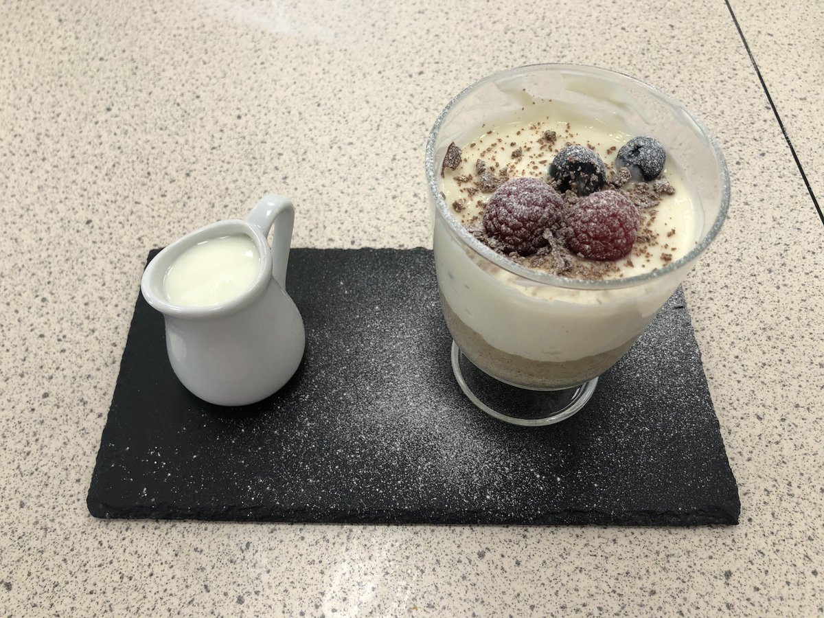 RcsFood's tweet photo. Single lesson trial, cheesecakes, tiramisu and macaroni cheese 👏 https://t.co/cyiEgqzbrw