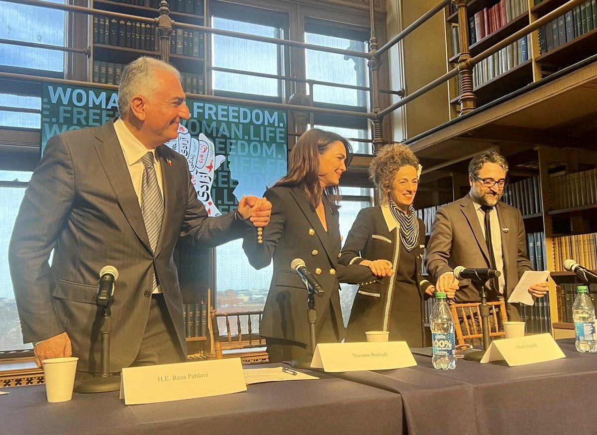 خیلی وقت است که از ته دلم آرزو داشتم که مردم آزادی‌خواه ایران تصویر واقعی همدلی را میان شخصیت‌های مخالف جمهوری اسلامی فارغ از هر گرایش فکری، ببینند. اپوزوسیون متحد و دموکراسی‌خواه را کنار هم ببینند که همه ما همدل هستیم و رغبتی برای گوش دادن به ادبیاتی که از نفرت و جدایی می‌گویند