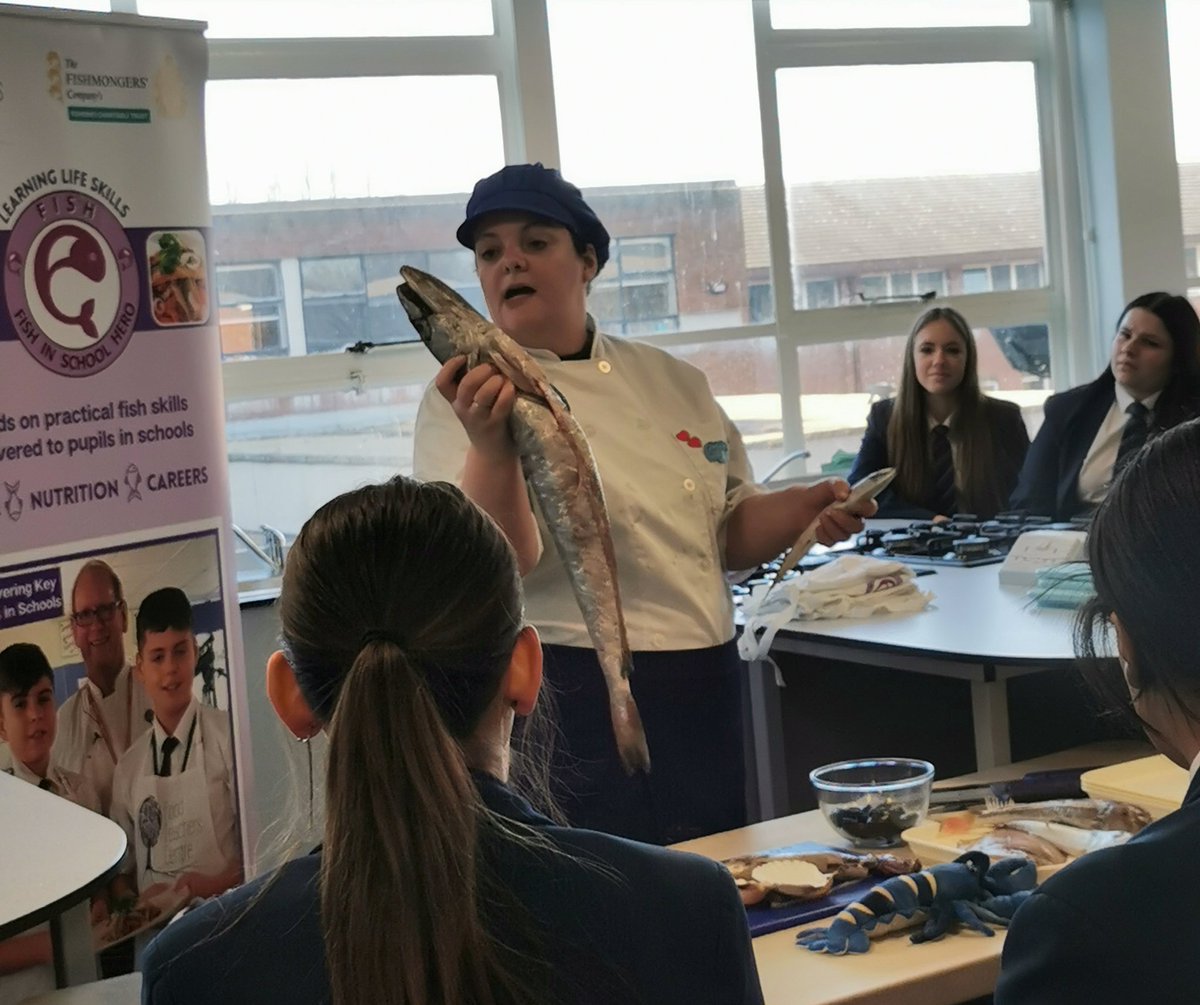 SandhighFood's tweet photo. More pictures from our fishy afternoon! @Girlyfishmonger. @SandbachHigh @SandhighDT @FoodTCentre @heroesfish @FishmongersCo #FishHeroes https://t.co/iOfNJ5P2YU