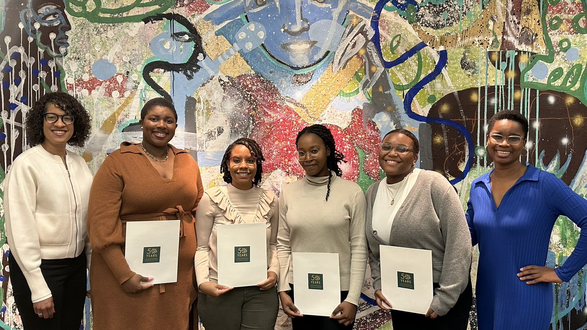 Warfield_UT's tweet photo. Congratulations to the 2023 Warfield Award nominees & winners!🎉 🎉🎉
(Left to Right: Dr. Wilks, Bola Ibidapo, Kirsten Budwine, Maria Sailale, Trinity Hawkins, & Christina Bryant)
#WarfieldWeek 🤘🏾🧡 https://t.co/lP694etrwV