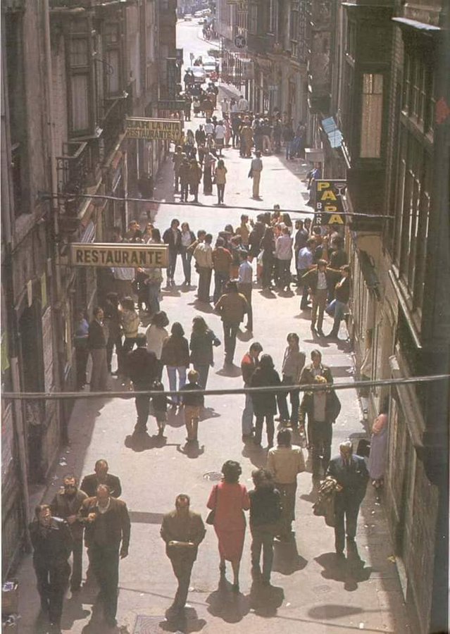 asturiasayer's tweet photo. 📍Gijón, Ruta de los vinos.
📅Años 70
💾Autor/Fuente: Guía indiscreta de Gijón https://t.co/LP9y3OIjSb