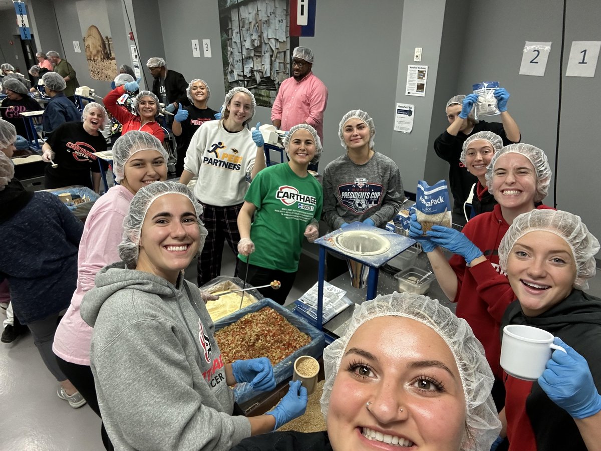 CarthageWSoccer's tweet photo. Last night we spent some time giving back. Thank you @fmsc_org for hosting us.

#FuelTheFlame #volunteering #DoGood https://t.co/K1Ys3DlKt7