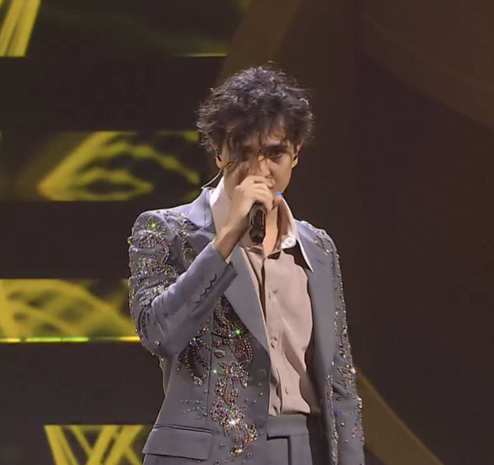 ericmysohnshine's tweet photo. silenzioso #Sanremo2023 https://t.co/hdAi74NZ3T