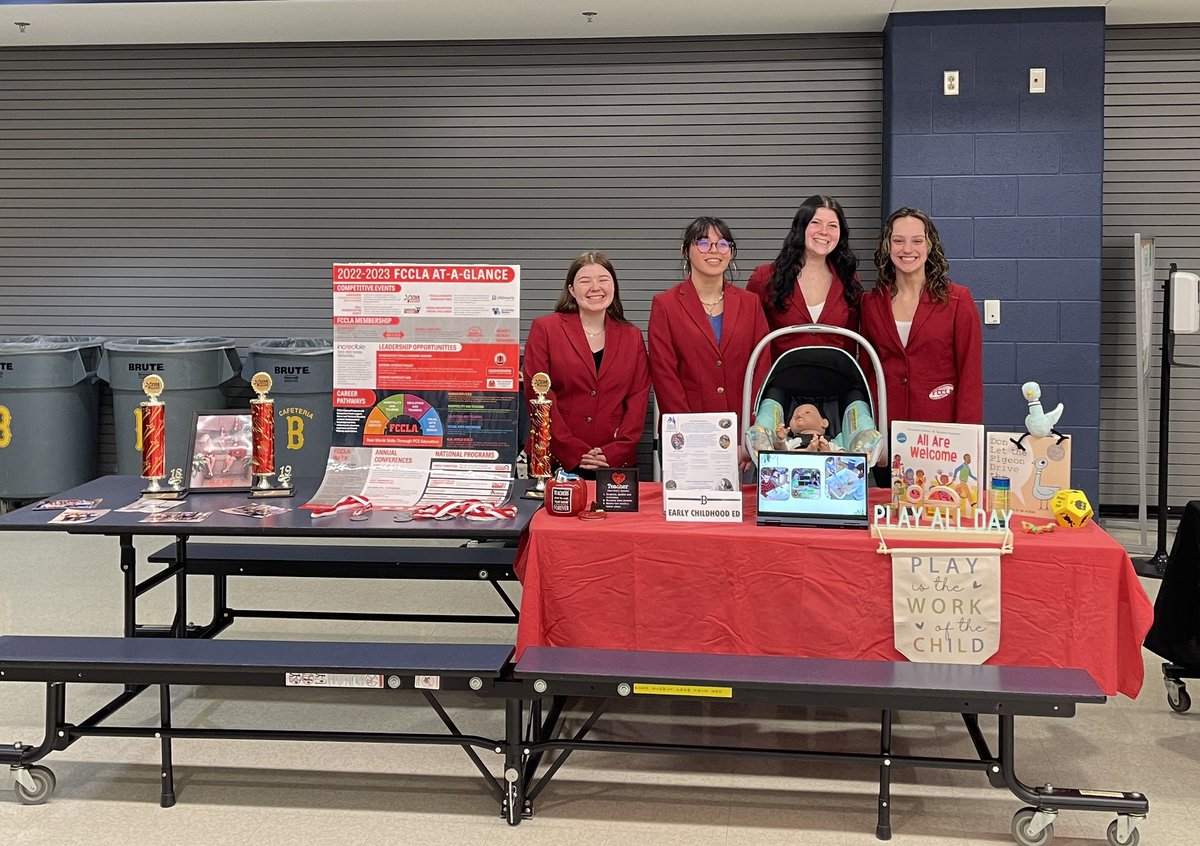 BBurgFCCLA's tweet photo. Busy week @BburgHSBruins  FCCLA Chapter officers represented the Early Childhood &amp; VA Teachers for Tomorrow programs at the Academic &amp; Career planning night. Officers also presented a workshop on Communication at the BMS FBLA  Conference! Well Done ✔️✔️#ECE #FCS #VAFCCLA #FCCLA https://t.co/QjuJrTJTO9