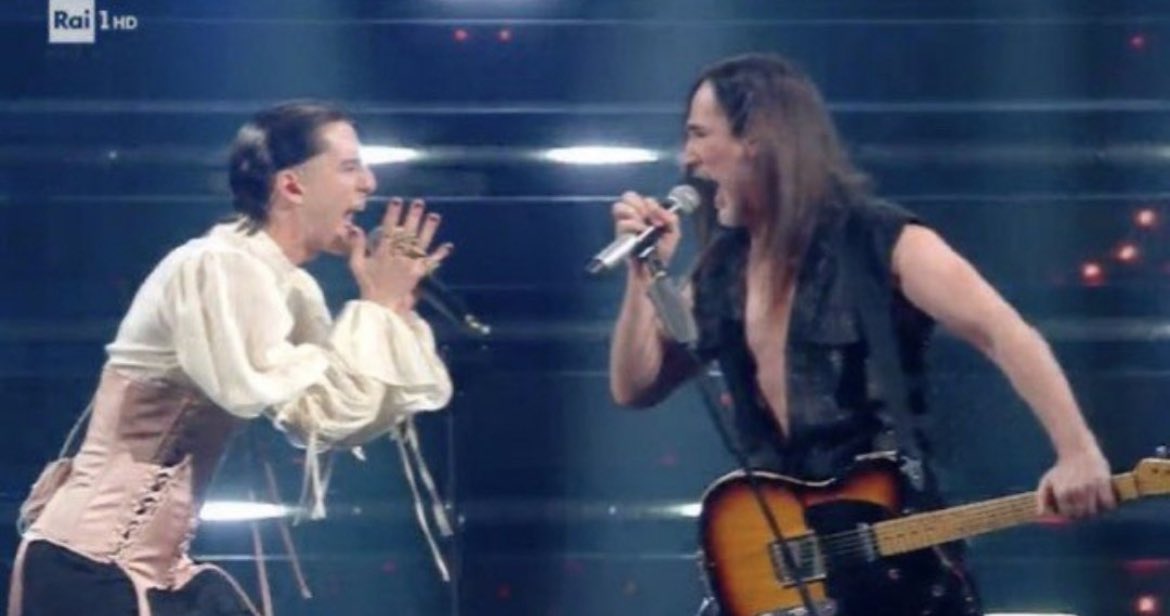 _g_a_i_a_2000's tweet photo. Lazza e Emma da aggiungere assolutamente a queste esibizioni iconiche 

 #Sanremo2023 https://t.co/iDppyQbQPl