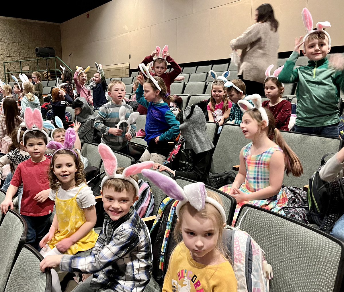 mrwolfclassroom's tweet photo. Thanks Finley, Sara, and Maggie for running the cameras, sound , and light 💡 board for the @isd741 First Grade Music 🎶 Program. https://t.co/FUw1NLp8QS