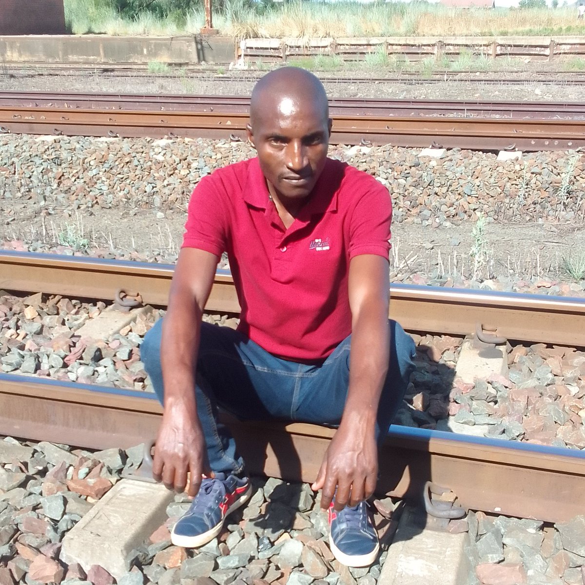 RMokodi's tweet photo. #NewProfilePic https://t.co/noMhU9Z90V