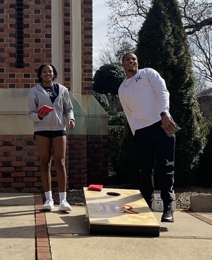 lenoirrhyne's tweet photo. Warm winter days call for class outside. ☀️ Show us your photos from today’s sunny day on campus ⤵️ https://t.co/w3ZLOHhZBg