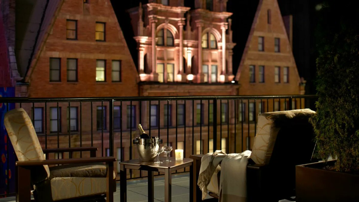 The city lights never shine as bright as your love story at The Chatwal.

Book your room and get in touch with us for a special Valentine's surprise! ❤

Valid for bookings from February 9th until February 19th, 2023

#thechatwal #thechatwalny #nychotel #nyhotel #unboundxhyatt