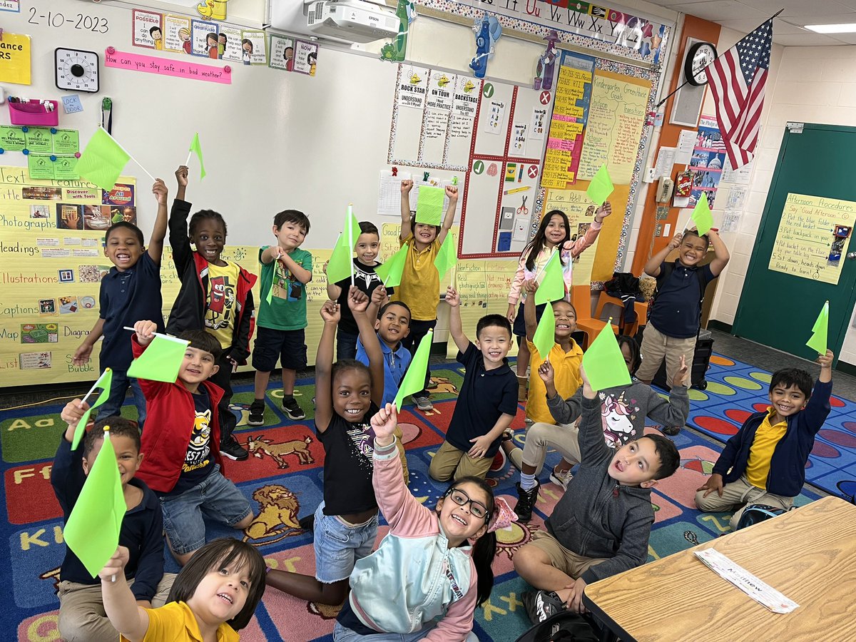tayler_holloway's tweet photo. This week we celebrated our Green House homerooms with perfect uniform & our top point earning 5th Grade Leaders! 💚💚 #Durabilis #hardwork @HCPSForestHills https://t.co/ADfg7xuyQA