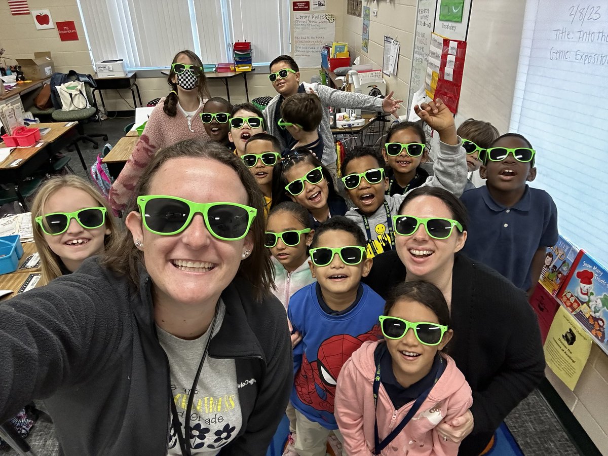 tayler_holloway's tweet photo. This week we celebrated our Green House homerooms with perfect uniform & our top point earning 5th Grade Leaders! 💚💚 #Durabilis #hardwork @HCPSForestHills https://t.co/ADfg7xuyQA