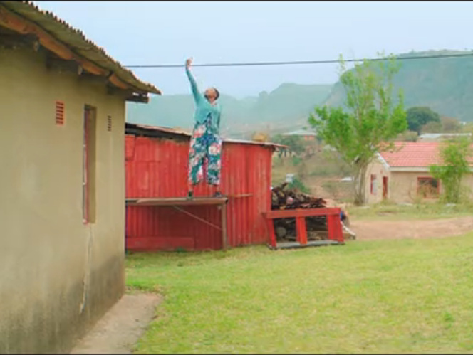 Film starts in Stanger where one of the main characters Nozi bought the cheapest cell subscription available (Telkom? Rain?) and has to get high up just to make a call 😅