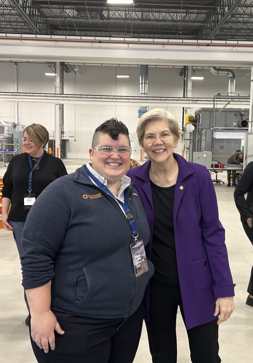 What a great day in the office! Loved being a part of the ribbon cutting ceremony for our new fusion energy campus in Devens, MA and getting a chance to talk with @SenWarren about our new manufacturing facility. #cleanenergyjobs #fusion