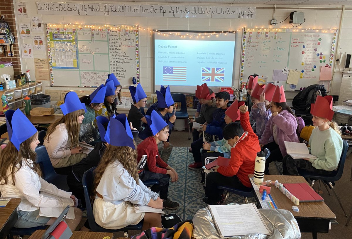 MrsChangGrove's tweet photo. Today we re-enacted the Second Continental Congress to debate whether the colonies should separate from England! The Patriots and Loyalists both defended their positions with great reasons & evidence! ~Vanessa. #WeeklyStudentTweets #WeBelong220 #GreatActors @GroveAve220 https://t.co/5bCSv0S5sU