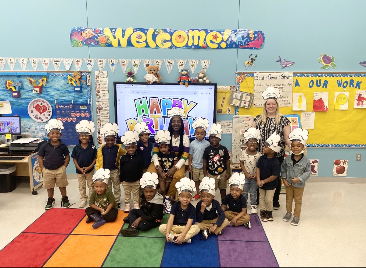 WBRelearning's tweet photo. Students have been learning about community helpers. Today is Ms. Butlerβs Birthday. Her students pretended to be chefs, waiters, and bakers and took her order like they were at a restaurant. #WBReLearning https://t.co/rG2PU5pHRh
