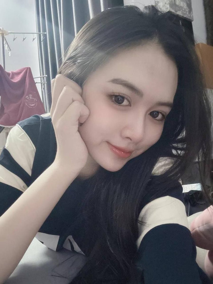 yanlin1314's tweet photo. 女王大人想寻找一个可以长期听听话喜欢被调教的男M，大家可以互相玩彼此都能接受的性游戏，可以私聊我哦 https://t.co/50D6ahqchc
