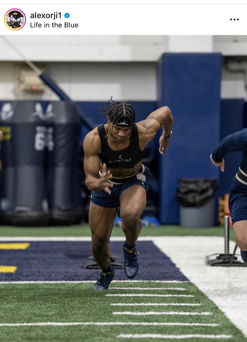 CSayf23's tweet photo. This is a Michigan quarterback https://t.co/APsEhM31AY