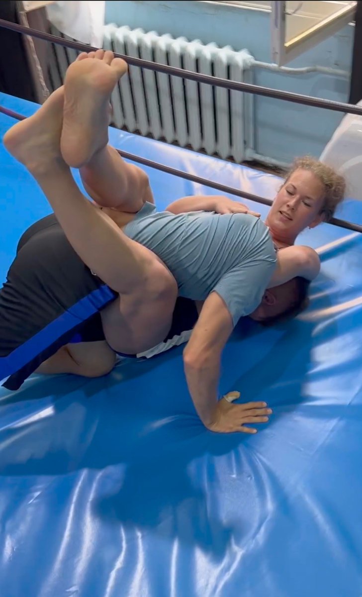 Sergeeich1111's tweet photo. #mixedwrestling #guillotine #crossbodypin #headscissors #grapevine https://t.co/PEEgGX9Hkv