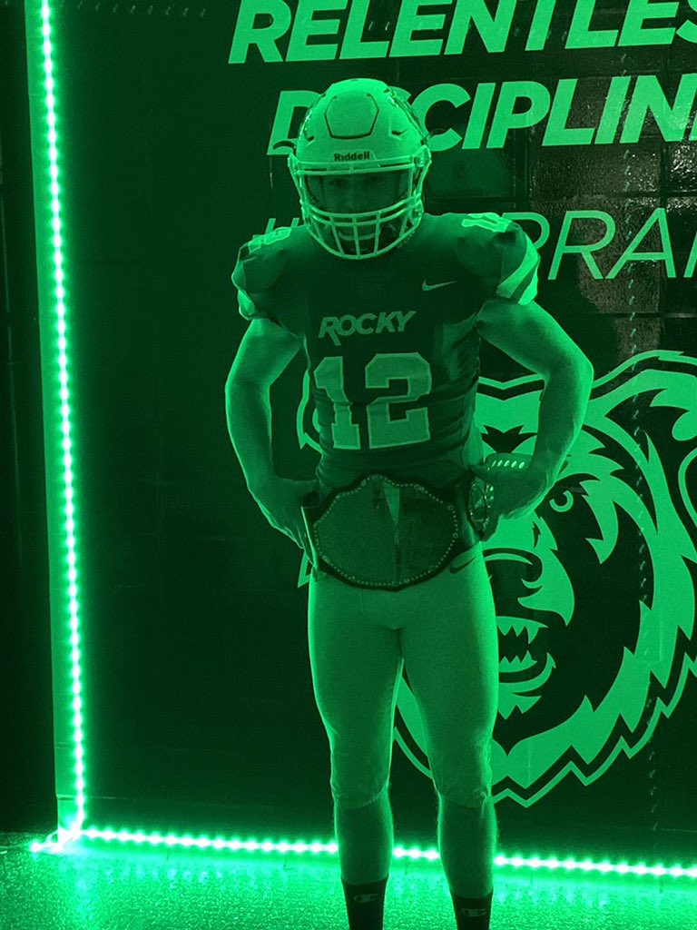 BlakeLayton5's tweet photo. After a great visit @Coach_Stutz I’m super excited to receive a scholarship to play at the next level!! Thank your believe in me! https://t.co/pdkvwEUIZd