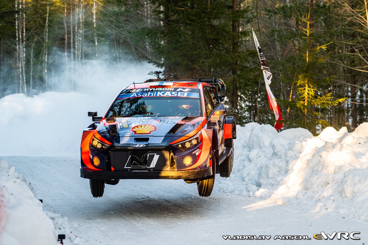 eWRCresults's tweet photo. #FlyingFin @EsapekkaLappi #RallySweden more photos ▶️ https://t.co/ec895x4Dgs https://t.co/xbSHAUCyqs