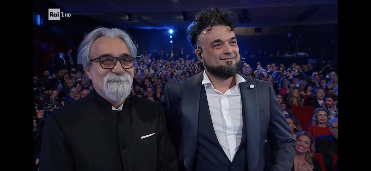 aleferaz's tweet photo. l’italia è una repubblica democratica fondata sul maestro peppe vessicchio #Sanremo2023 https://t.co/RTd4un6sJJ
