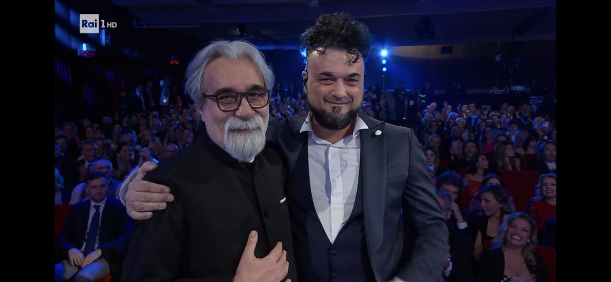 aleferaz's tweet photo. l’italia è una repubblica democratica fondata sul maestro peppe vessicchio #Sanremo2023 https://t.co/RTd4un6sJJ