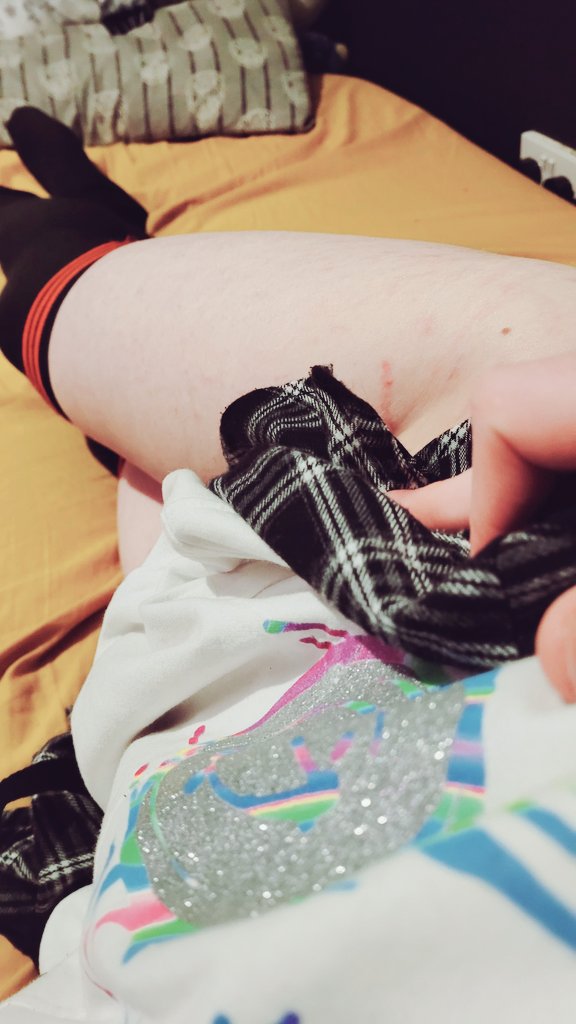 Cozmo ☆°•.○°.• on X: Femboy friday thigh day! No panties~   / X