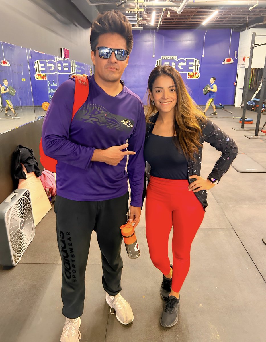 Ale_xxxx_'s tweet image. Always gotta find time to work on myself. 💪🏽 #workoutpartner