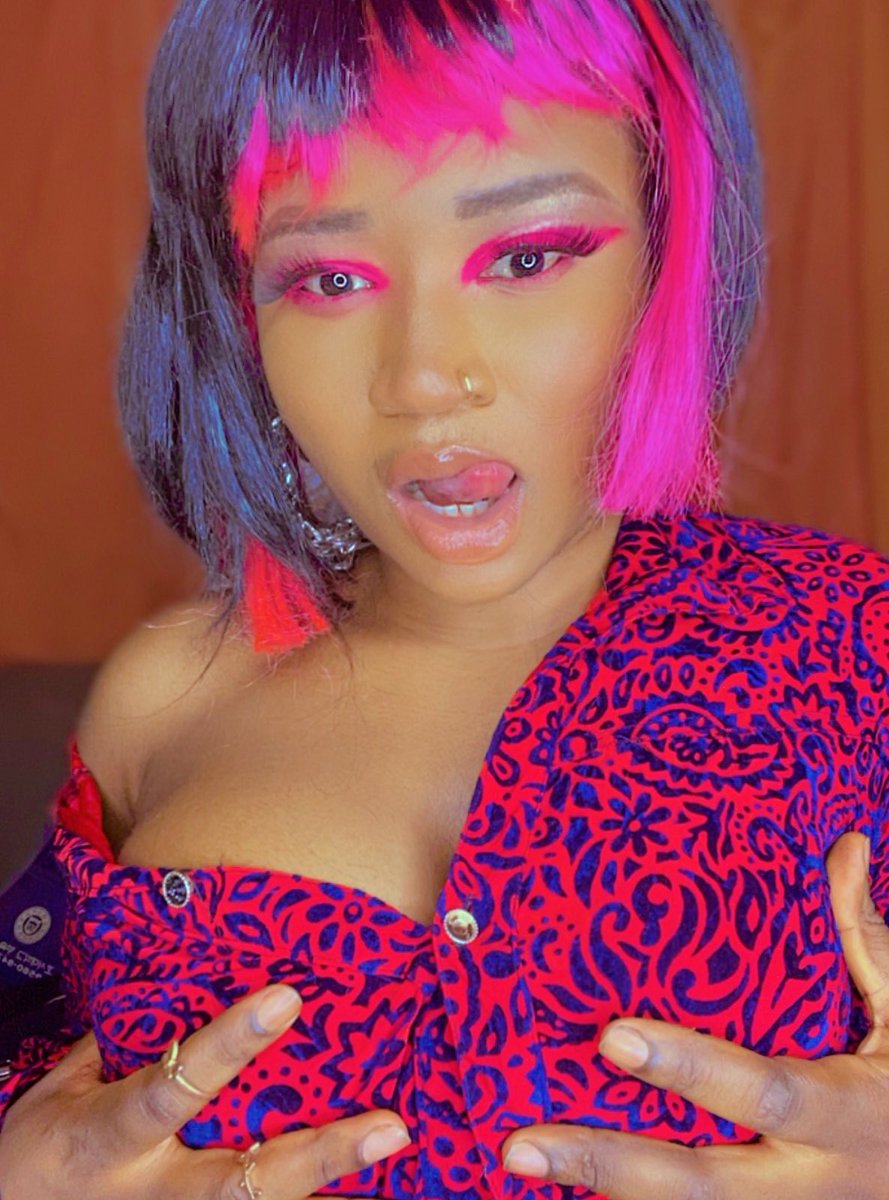 Liyayoh's tweet photo. Free milk for the first 10 people to Pre-save my next single “mon project” 👇🏾🥛https://t.co/6YlOhAFc6a #Ukraine️ #YouNetflix #Monprojet https://t.co/CtLABDRaZ7