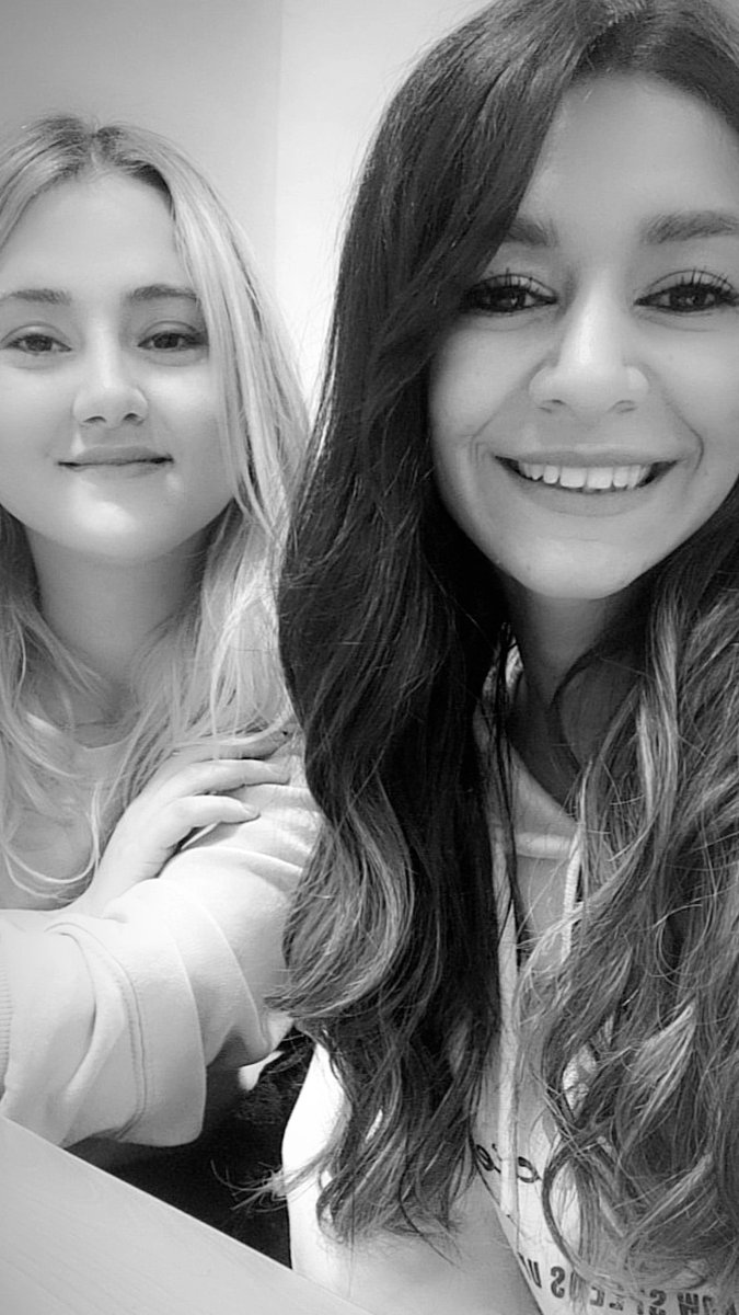 Son konuşmamızda "Dikkat et bişey olursa ara" demiştin. Aradım ulaşamadım. Beni hiç geçmeyecek bir acıyla bıraktın. Beraber geçirdiğimiz tek bir günü bile unutmayacağım. Huzurla uyu güzeller güzeli.
#dilaram 🥀♾️