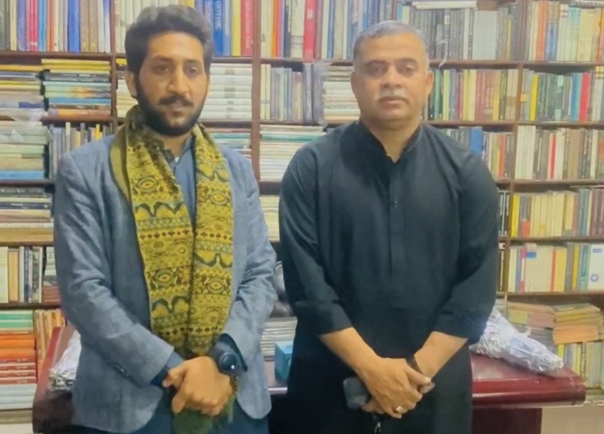 junaidnoormjutt's tweet photo. I really found you sir a Humble , Bold and Passionate officer.I learnt many things from you great personality. InshaAllah will try to follow in my career. stay blessed always. I really no words for you. My ideal. ❤️❤️❤️ @CaptLiaqat https://t.co/1xoMIC9yBj