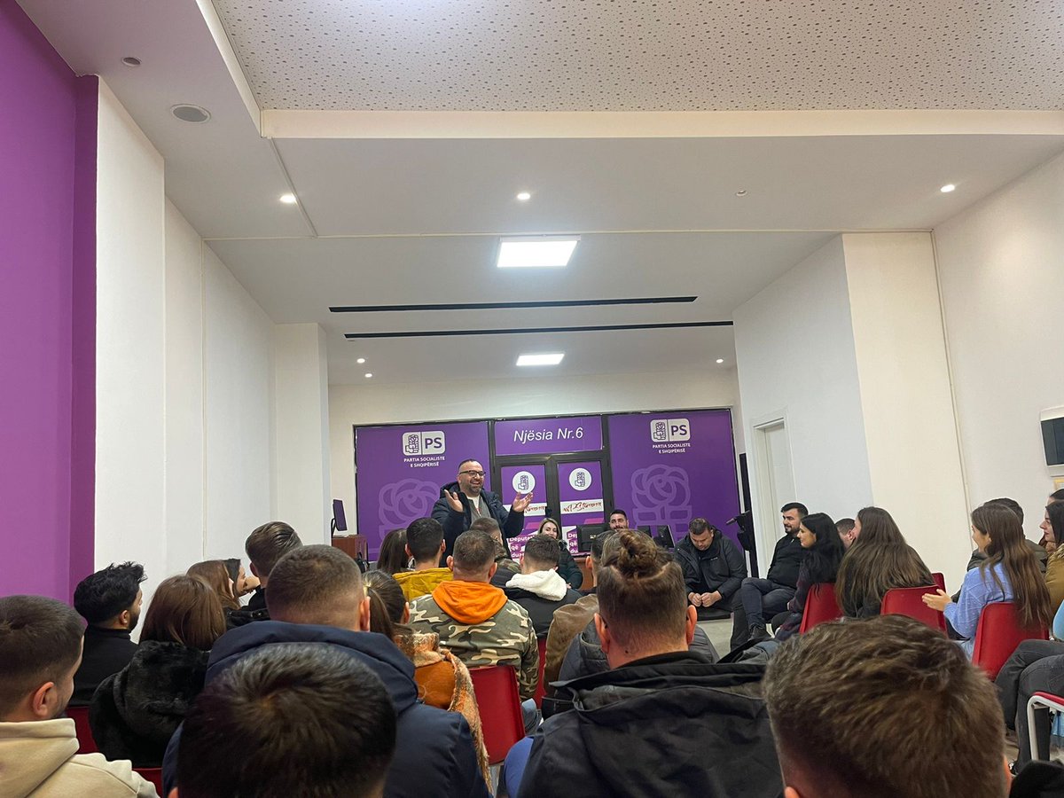 UedaKaci's tweet photo. #27hapa27njesi
Asambleja e forumit me të rinjtë e Njësisë 6 🙌🏻💜
Gati per fitoreee🌹❤️
#frestirane #EVteam
#herionrrapaj @glindxhet_madhi @Njesia6 @erindibejko @KJazexhiu @adadeni123 @erionveliaj https://t.co/Cyj14b3bcd