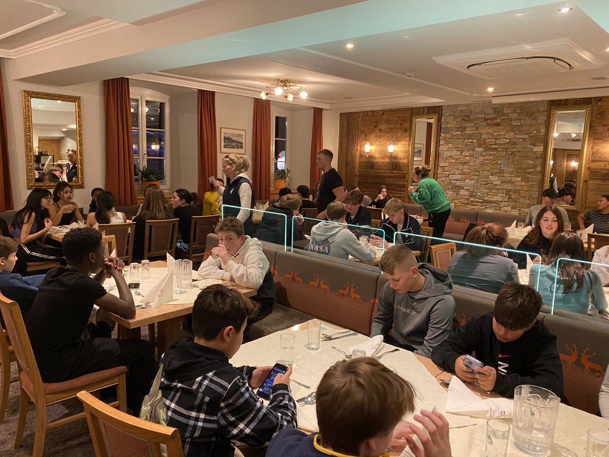 rrsski's tweet photo. Dinner. Phones away! https://t.co/k3xdY2jgpn