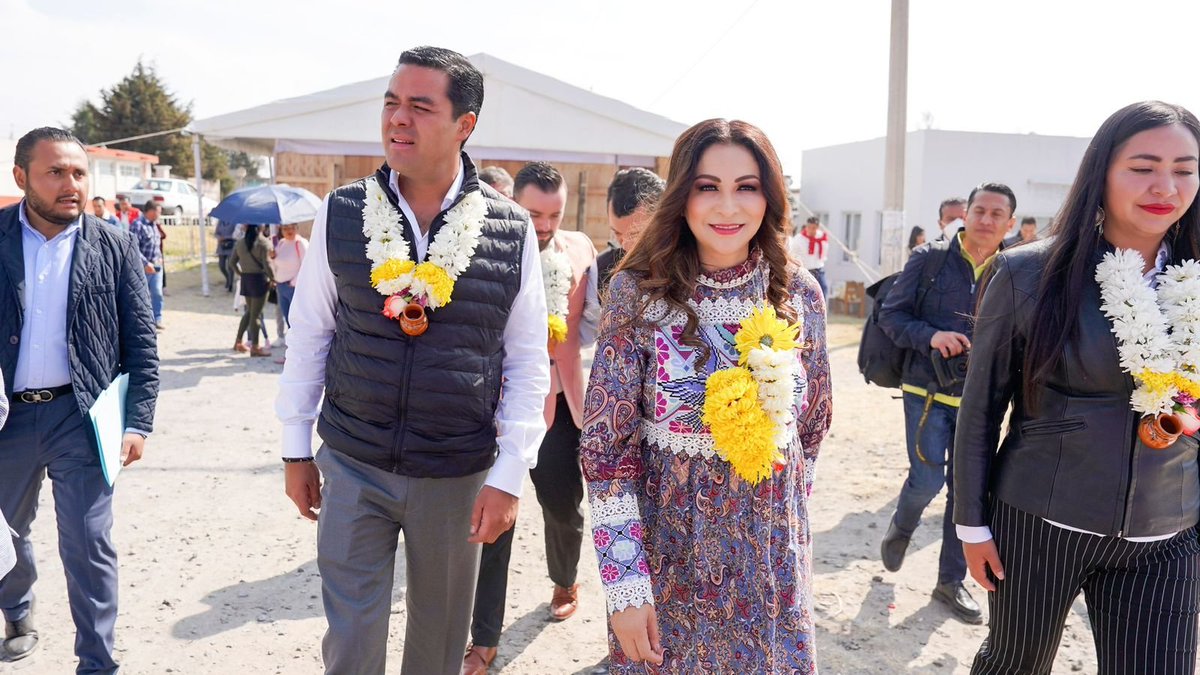 MyrnaGarciaMx's tweet photo. Gracias al #DefensorMunicipal Rigoberto Marcelino Niembro Vélez y al secretario general de la #CODHEM, Jesús Ponce Rubio por su labor para hacer posible esta alianza que multiplicará las acciones protectoras de los #DDHH en la región.
Gracias, Almoloya de Juárez. https://t.co/o2nVQjN0Ex