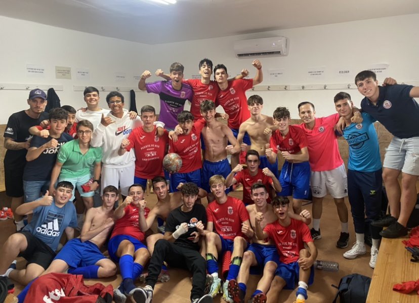 joaquinetee's tweet photo. mañana nos presentamos, jugamos ese baile y nos damos un último abrazo. Nadie nos va a parar. OS QUIERO ❤️ https://t.co/CPMTo4q6Tu