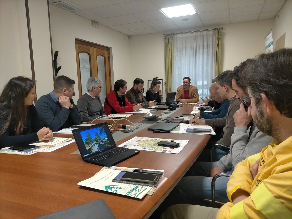 Gonzalo_Palomo's tweet photo. Three days of networking among personnel of the five members of @LIFEprogramme #LandscapeFire @Junta_Ex @sierrasanpedro @infouex #cimviseu #IPViseu about #wildfire prevention thanks to #smartfire territories #SierraSanPedro #SierradeGata #LasHurdes #Extremadura https://t.co/ItkQEWJWF5