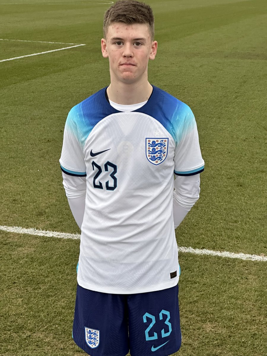 Blg576's tweet image. Very proud day watching joe debut for England and to top it off with a goal and an assist. Keep it up son!