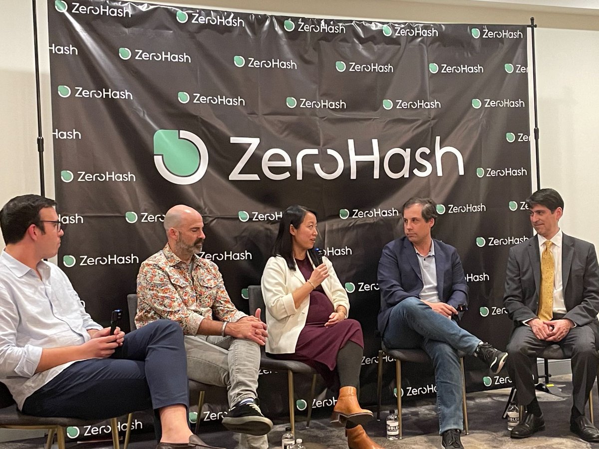 Great to represent @Plaid at the panel on rebuilding trust in crypto last  night. Thanks @ZeroHashX for having me + my bump!🤰🏻 #MissionTrust  #womenincrypto #womeninweb3