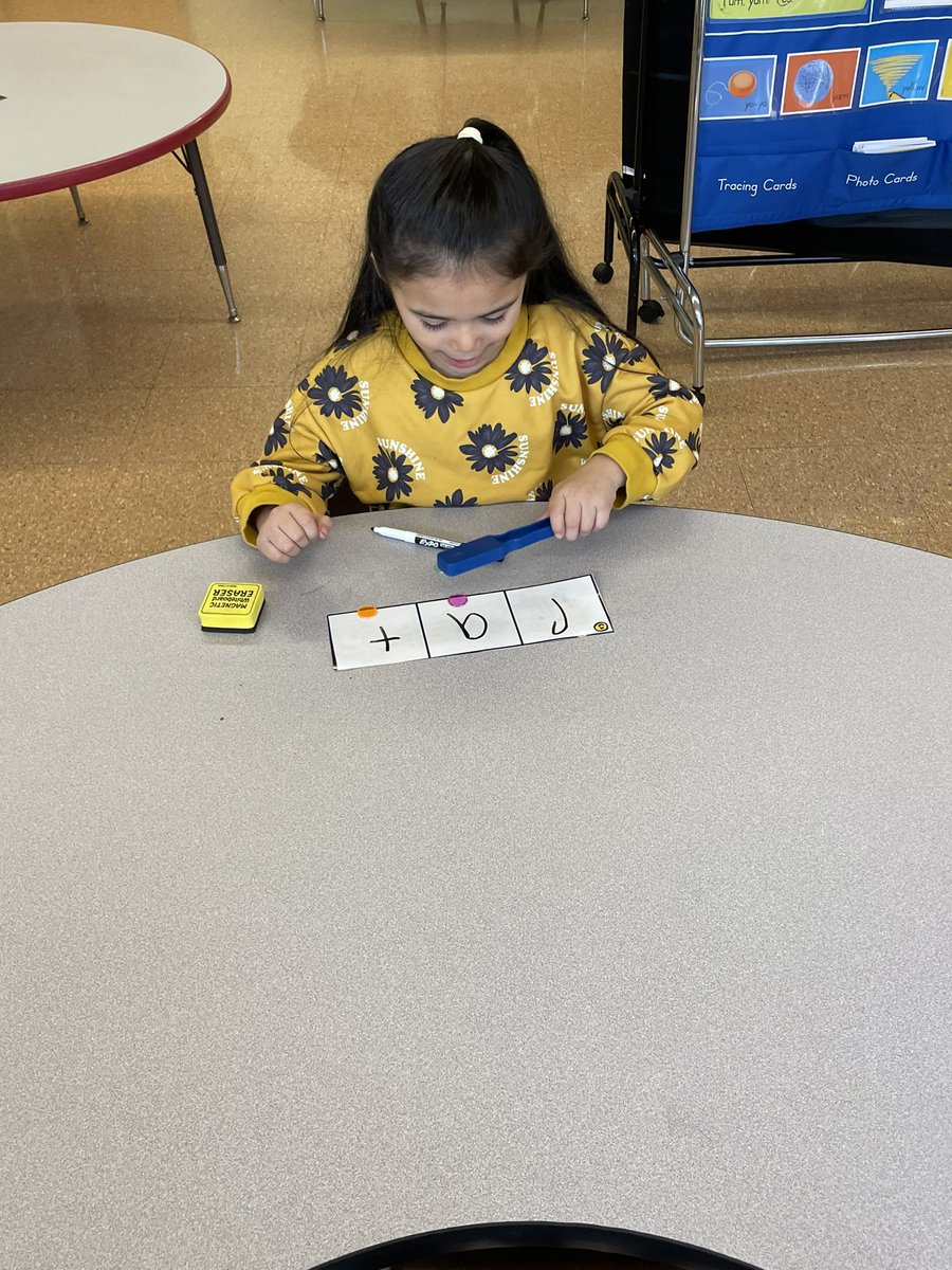 CassJohnson1197's tweet photo. We had a fun Friday tapping out CVC words in the -at word family and blending the words together with magnetic wands! https://t.co/GJfKjxwx00