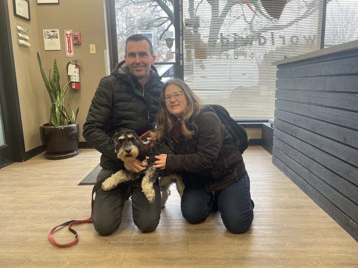 Another happy family reunited when Luna made it back home from the UK to Canada! 

If you are moving or traveling contact us to organize your pets relocation! 

#travel #petrelocation #animal #dogmom #dogdad #dogs #dogsofig