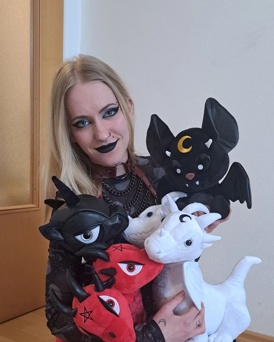Kreeptures_Net's tweet photo. We love seeing your Kreeptures images! 😍 Remember to tag us &amp; #Kreeptures to be featured! 🖤
•
https://t.co/ARWNk8I8B0 | We Ship Worldwide! 🌙 
•
📸: nikki_unholyangel on Instagram https://t.co/tqiELCrEgI