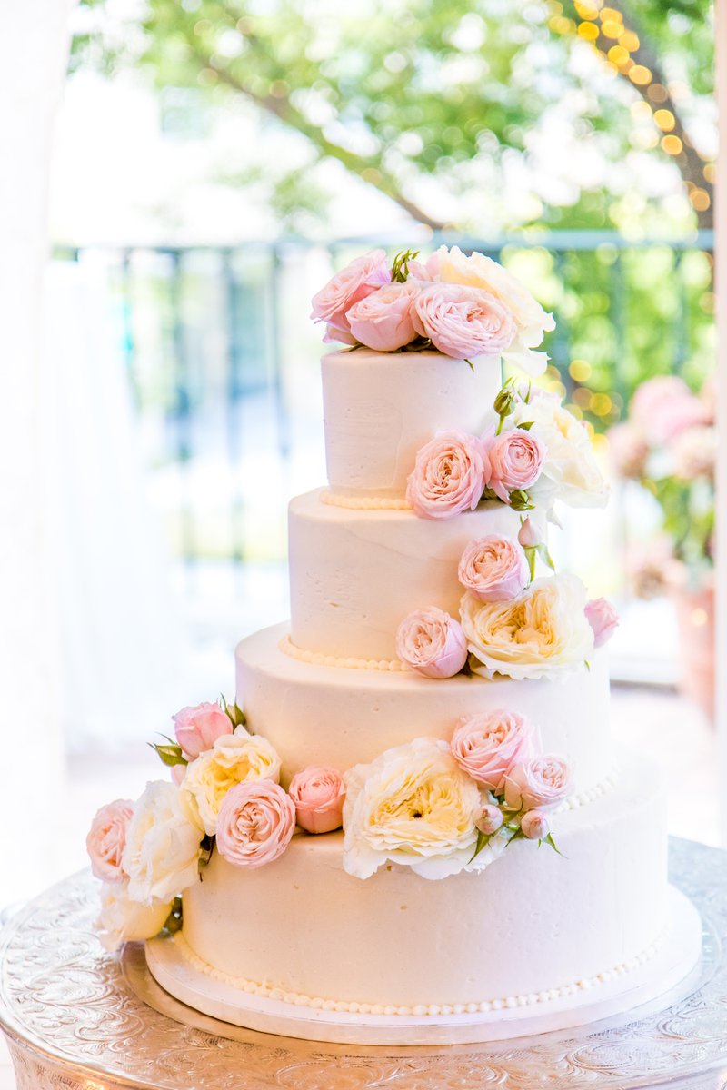 Love this wedding cake so simple but impactful at the same time.

Photo by Jason Leung (@ninjason) on Unsplash.  #bridegifts #planning #weddingcakes #weddingideas #weddinginspiration #weddingmemes #weddingplanning #weddings #weddingsigns