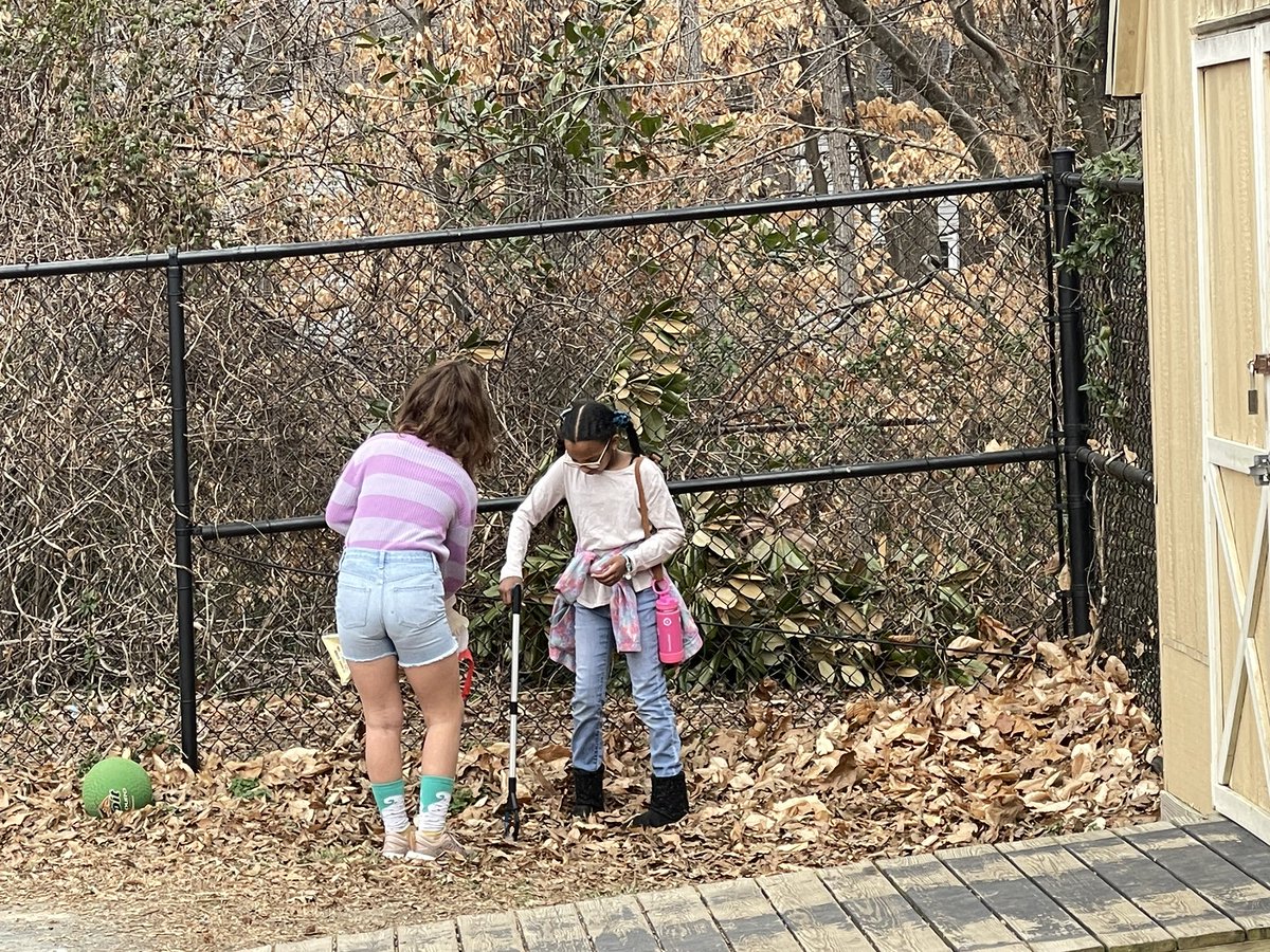 Check out these AMAZING kids who volunteered to pick up trash during part of their recess. Earth’s Heroes! 🌎💚<a href="/StratfordLndgES/">Stratford Landing ES</a> <a href="/fcpsGet2Green/">FCPS Get2Green</a>