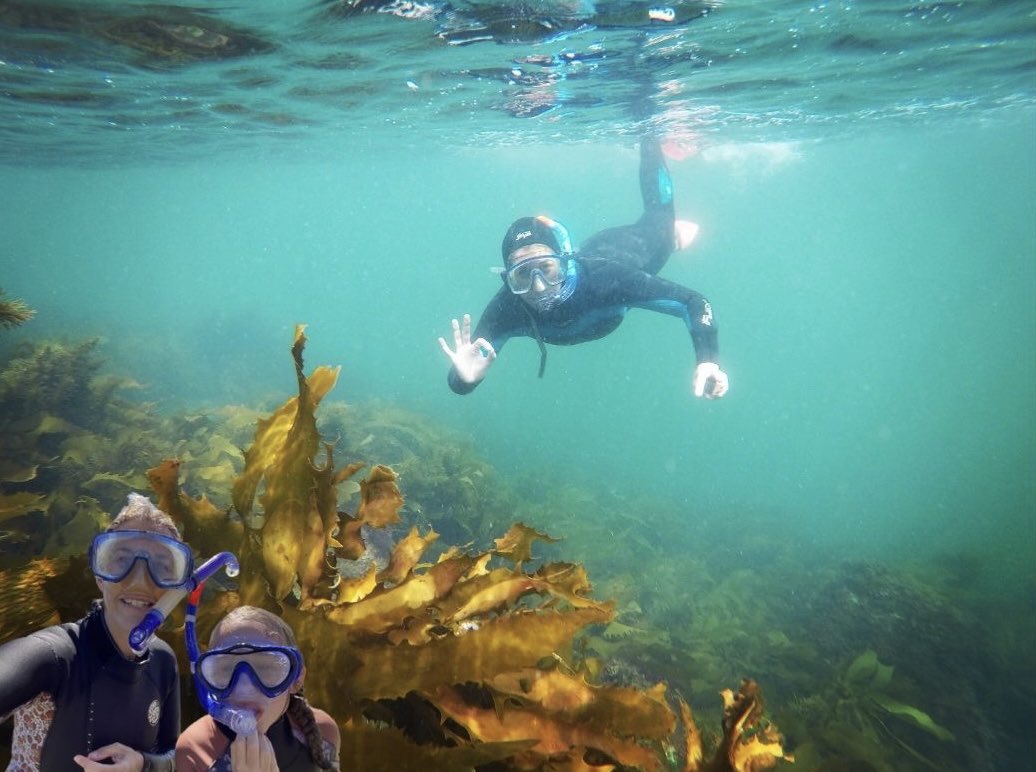 Happy International Day of Women & Girls in Science! This years theme focuses on raising awareness of #SDGs. Best part of being a marine scientist is spending time underwater and sharing that time with my daughters #lifebelowwater #SDG14 @WomenScienceDay