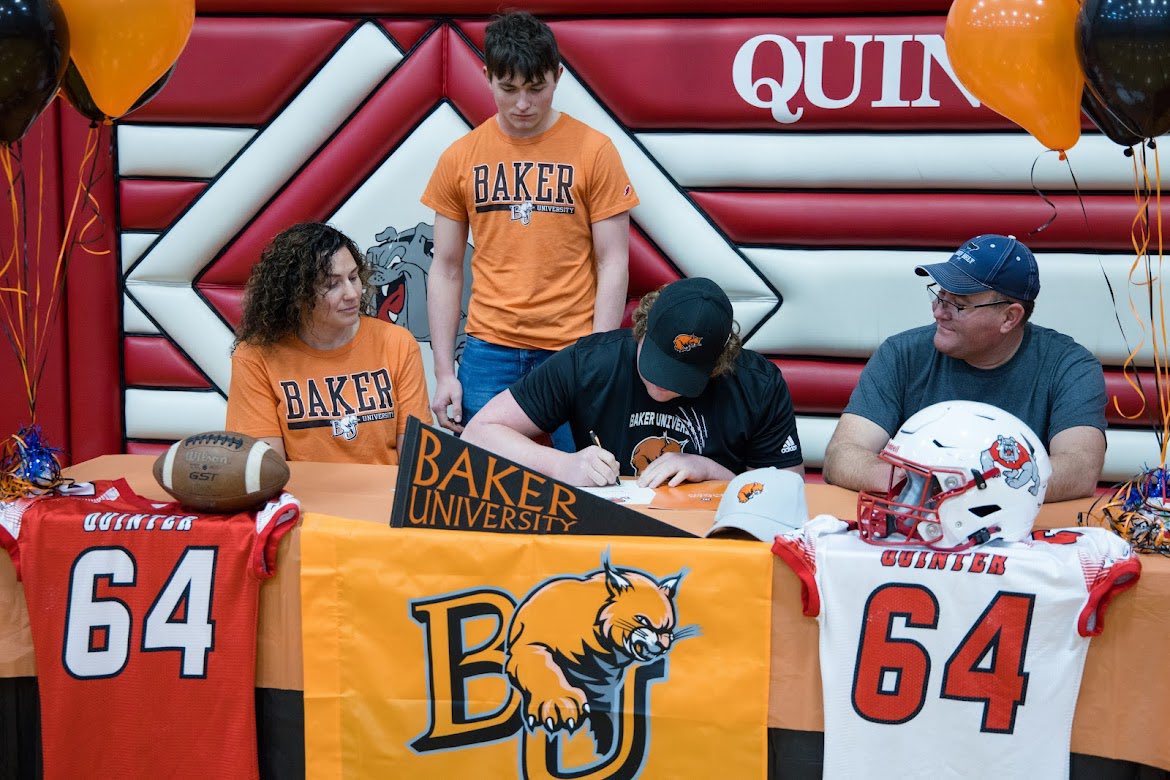 BradenPolifka's tweet photo. Excited to announce my commitment to ⚫️🟠 @BakerU_Football @CoachMRegalado @Ccorwin90 https://t.co/AyxjmEaacC