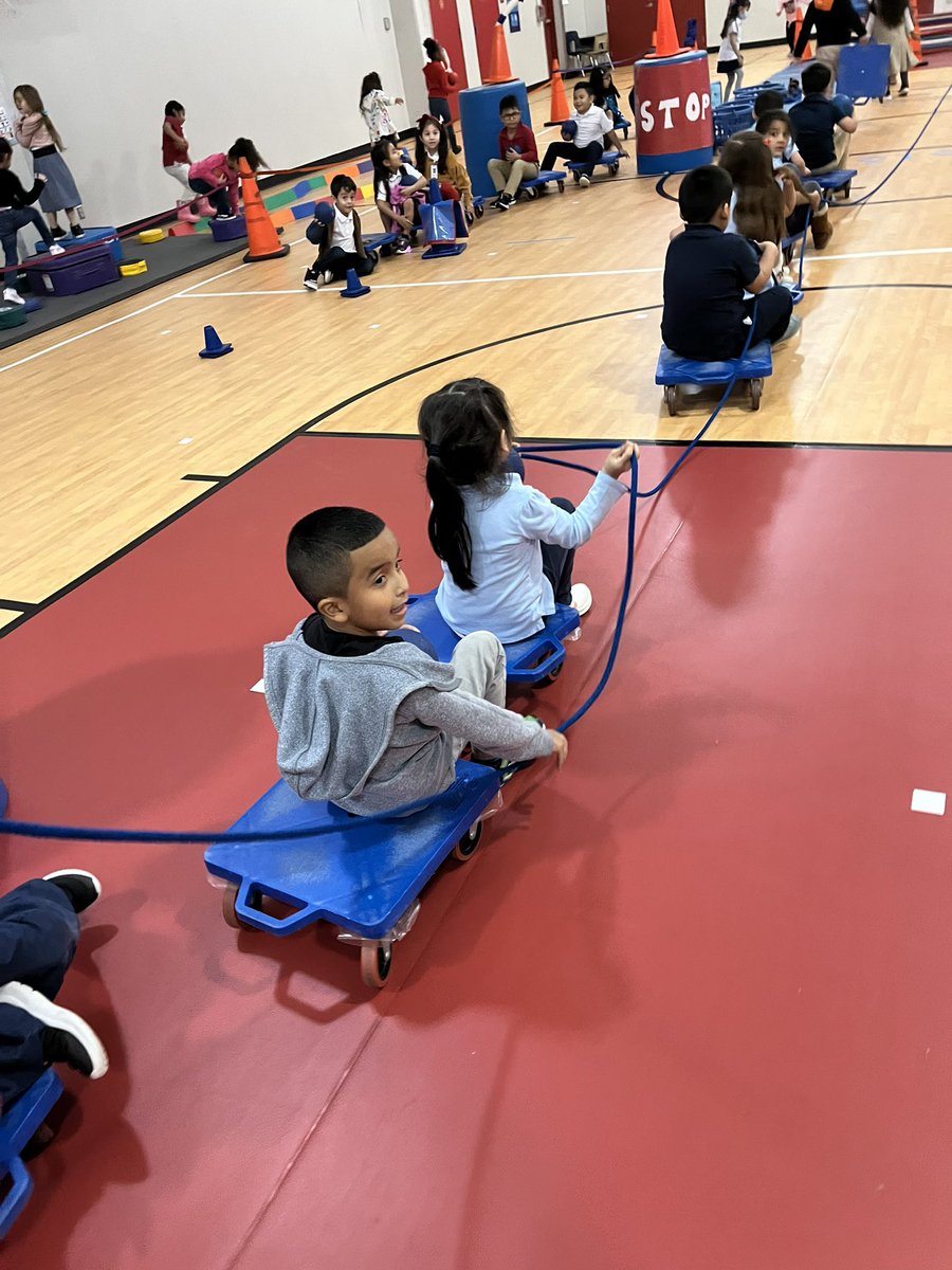 livelype's tweet photo. Our @LivelyEagles learned all about the #heart this week and traveled through the #heartcourse from #iisdpe. We are heart experts now, even kinder was crushing the questions about the #heart! Parents, ask your student to explain what’s going on here. #lungs #oxygen #bethestandard https://t.co/0h8uRpnuQu