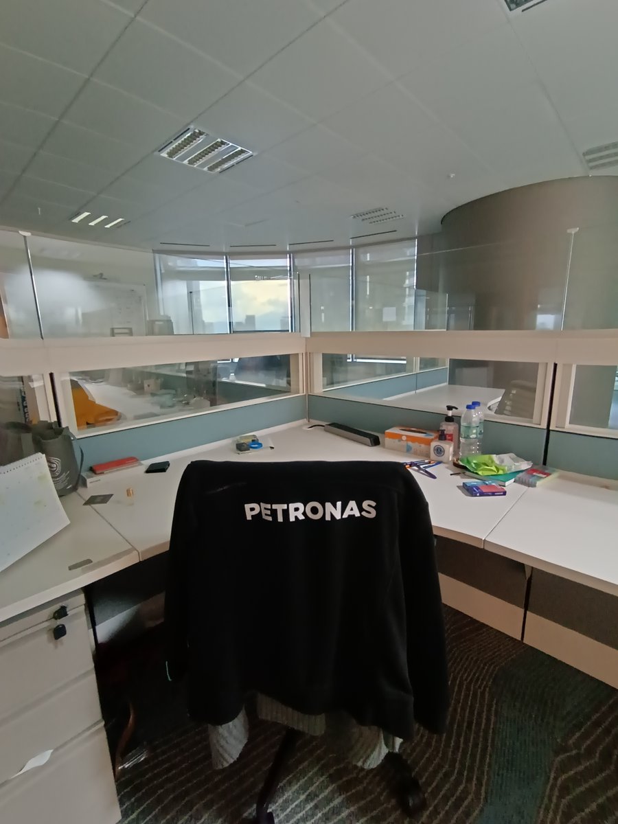Petronasbrands's tweet photo. #CeritaSemalam Min sorang je kat office petang semalam ๐ฅฒ Kita pun ambil angin sampai Maghrib ~ Mujurlah #TGIF ๐
Selamat ber-weekend korang! ๐๐ป https://t.co/TGKLvc2cvR