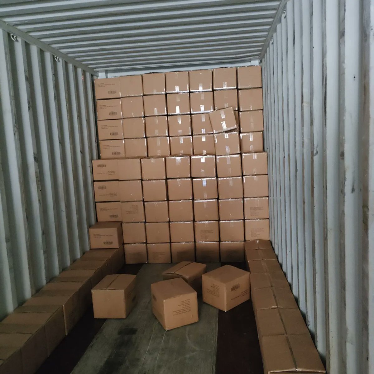 We mainly supply high quality dry mealworm and dry BSF.  We have strong production capacity and the best price.  We can process your order promptly.  If you have any needs, please contact email: rjh0123asd@gmail.  com, WhatsApp+86 18632249221#Mealworms# BSF