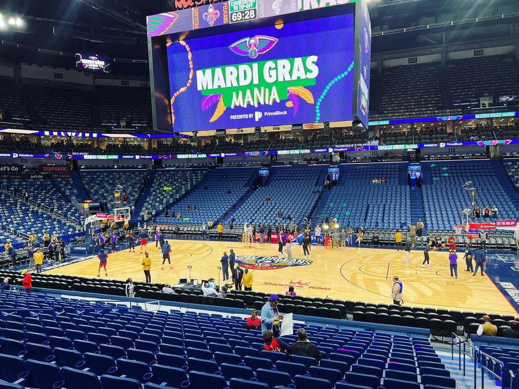 catladyrea's tweet photo. So good to be back in the SKC! Go Pels!!
#pels12vstheworld #nolapelicans https://t.co/oNYA9ZjwFX